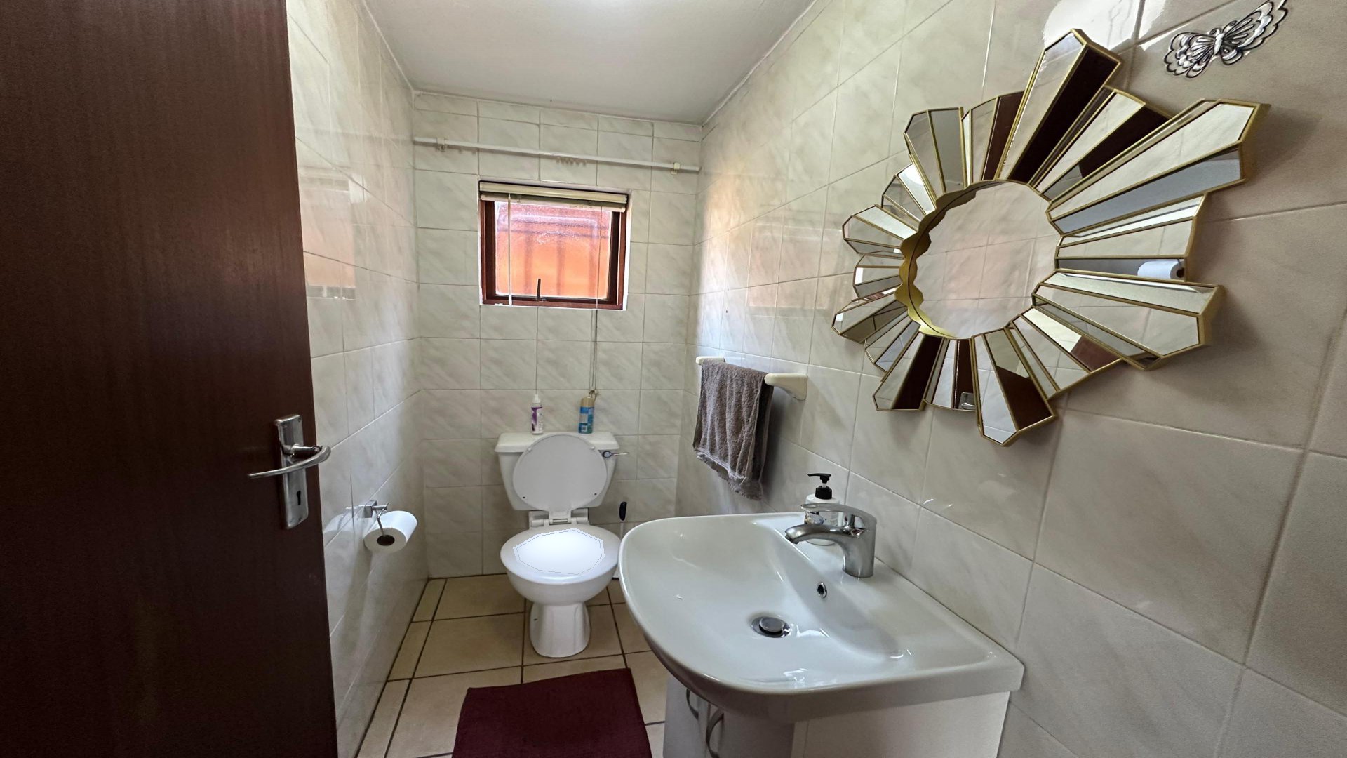 Bathroom 3+ of property in Klopperpark