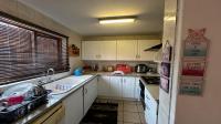 Kitchen of property in Klopperpark