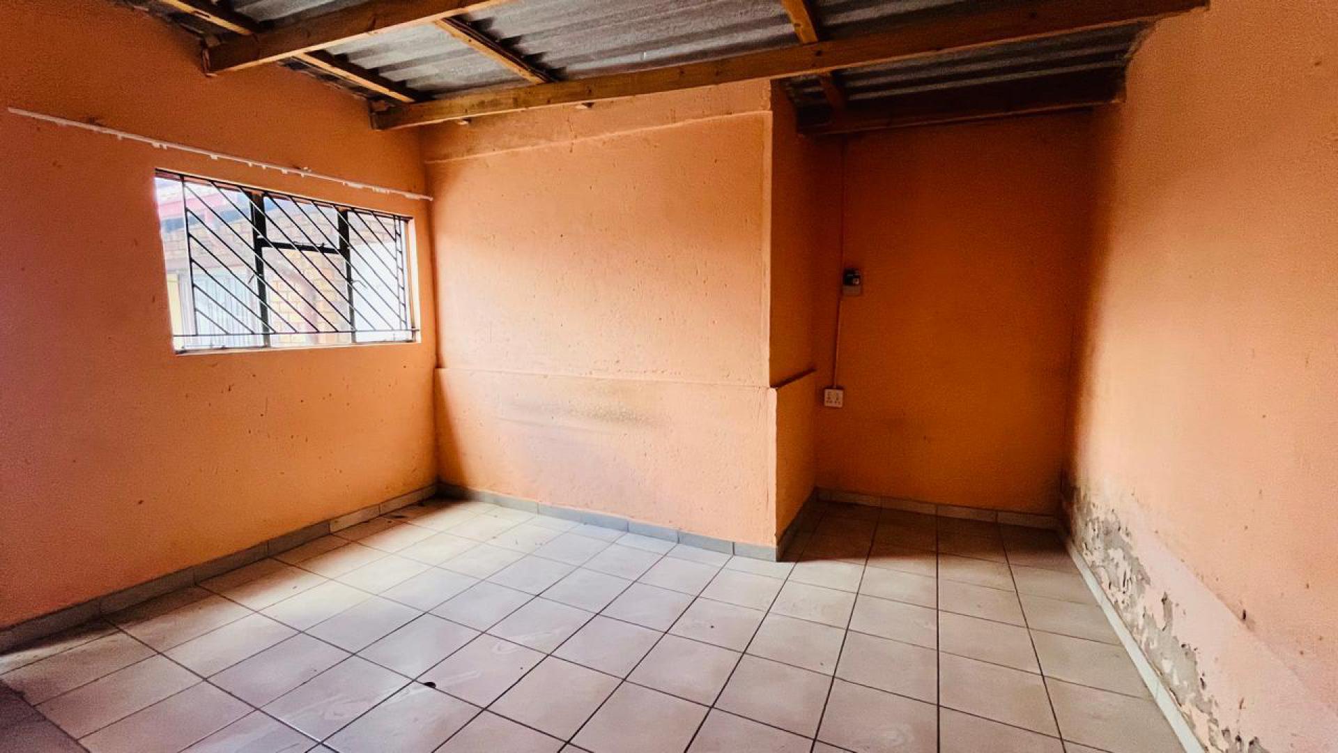 Spaces of property in Kwa-Guqa