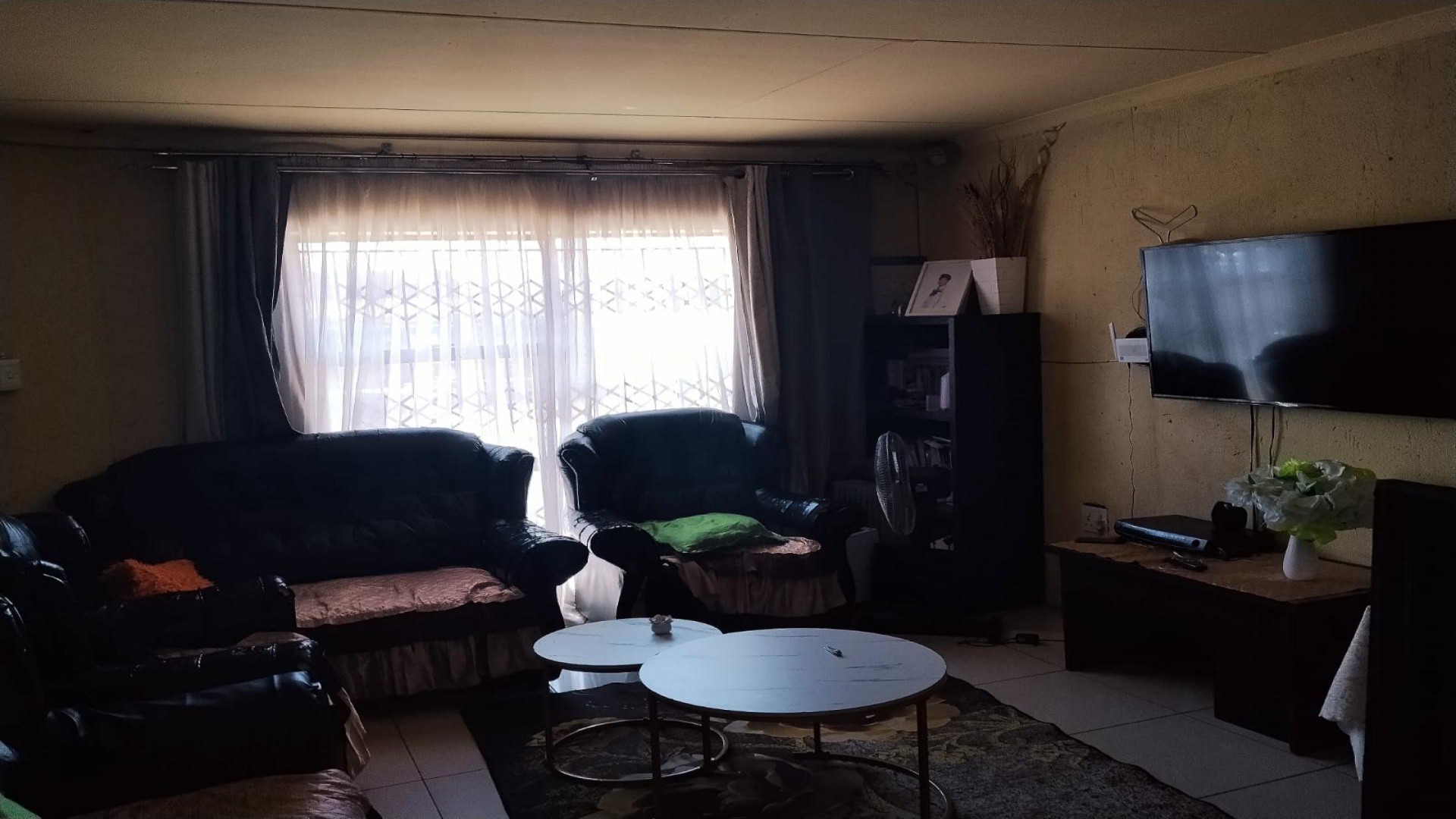 Lounges of property in Kwa-Guqa