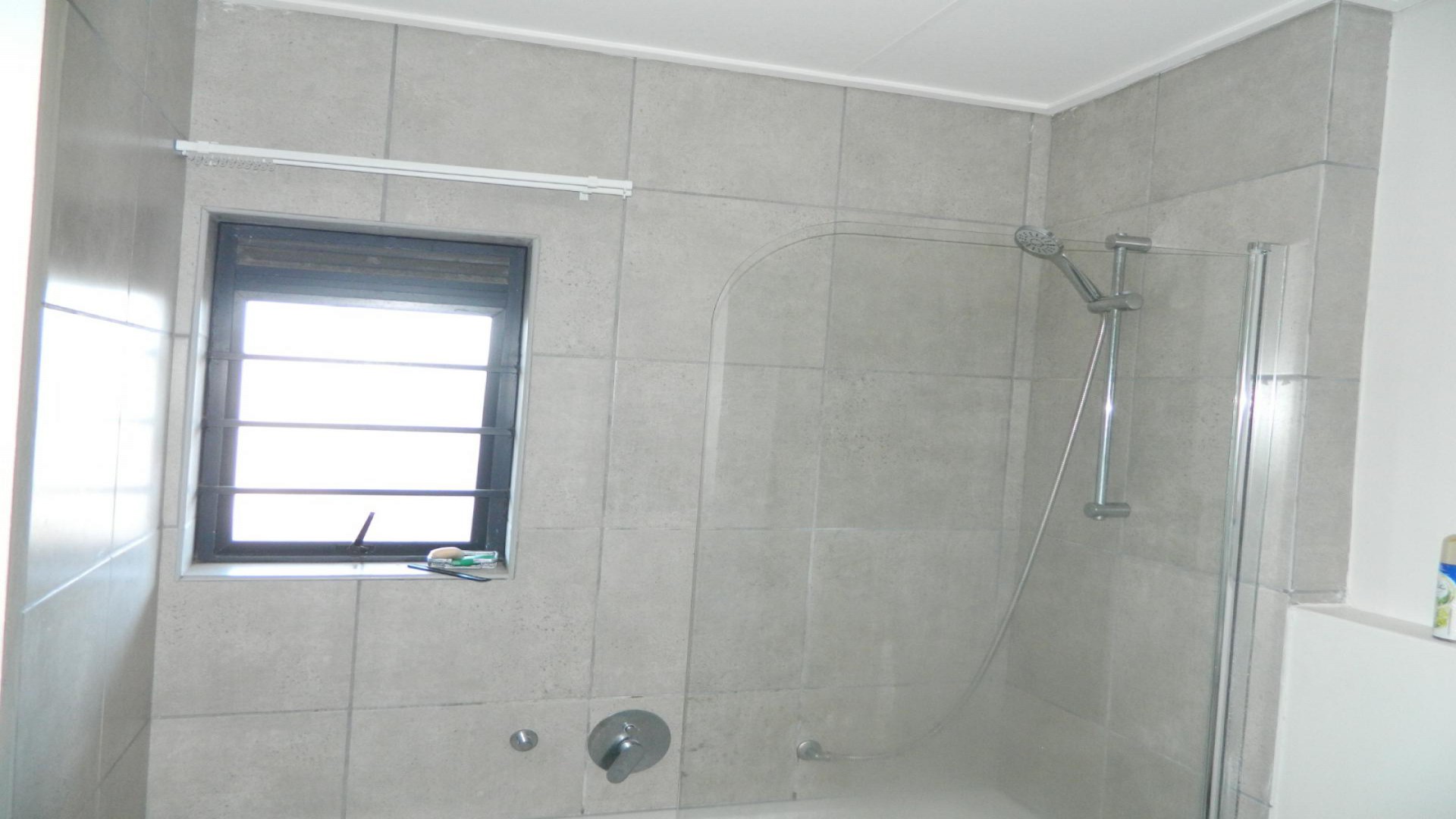Bathroom 1 of property in Bellville