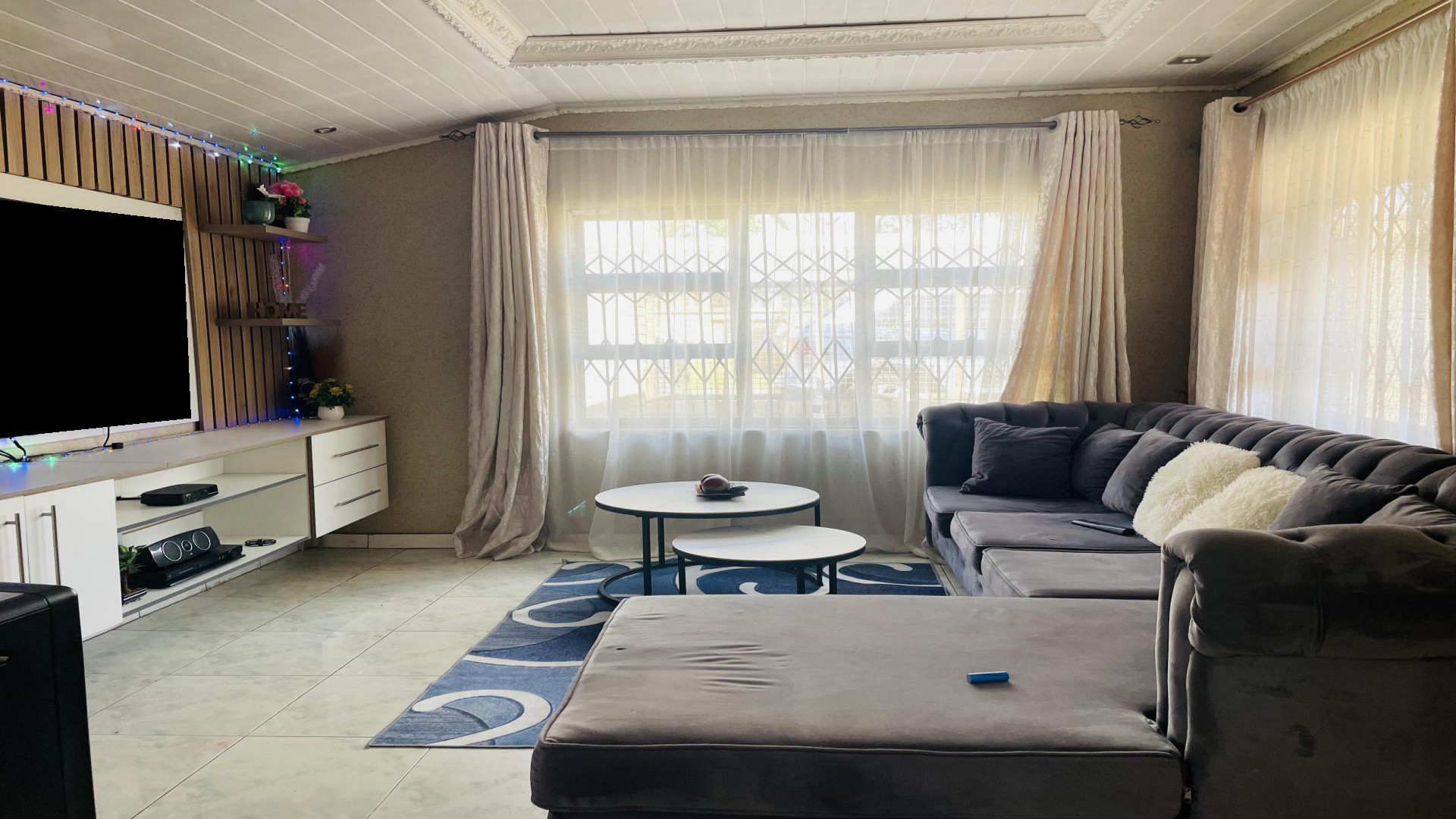 Lounges of property in Emdeni South