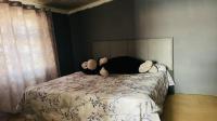 Bed Room 1 of property in Emdeni South