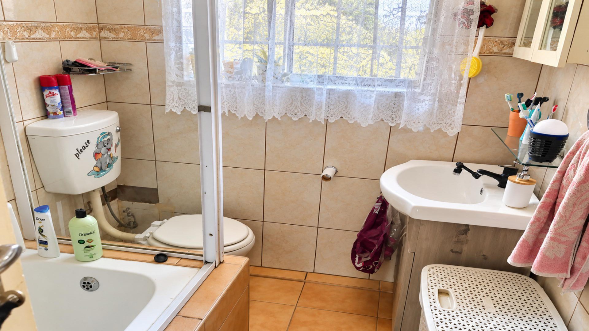 Bathroom 1 of property in Benoni