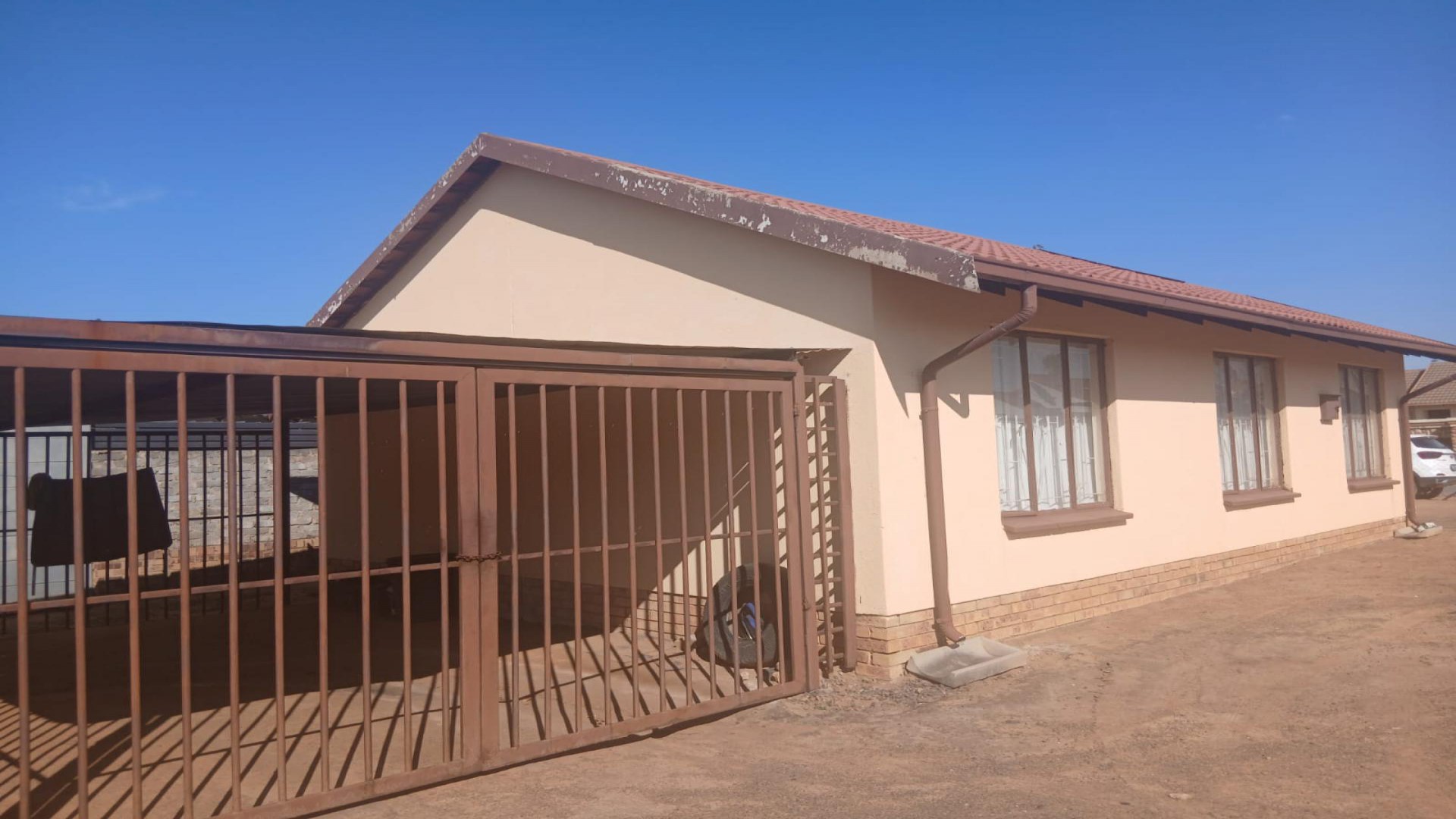 Front View of property in Rustenburg