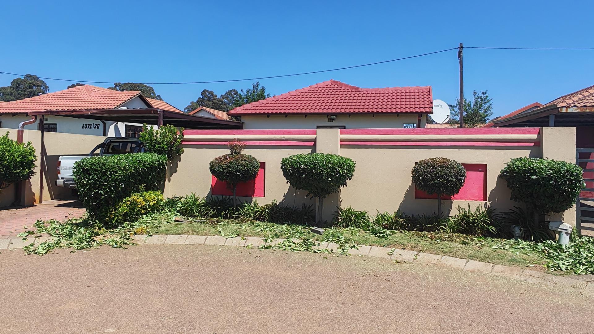 Front View of property in Middelburg - MP