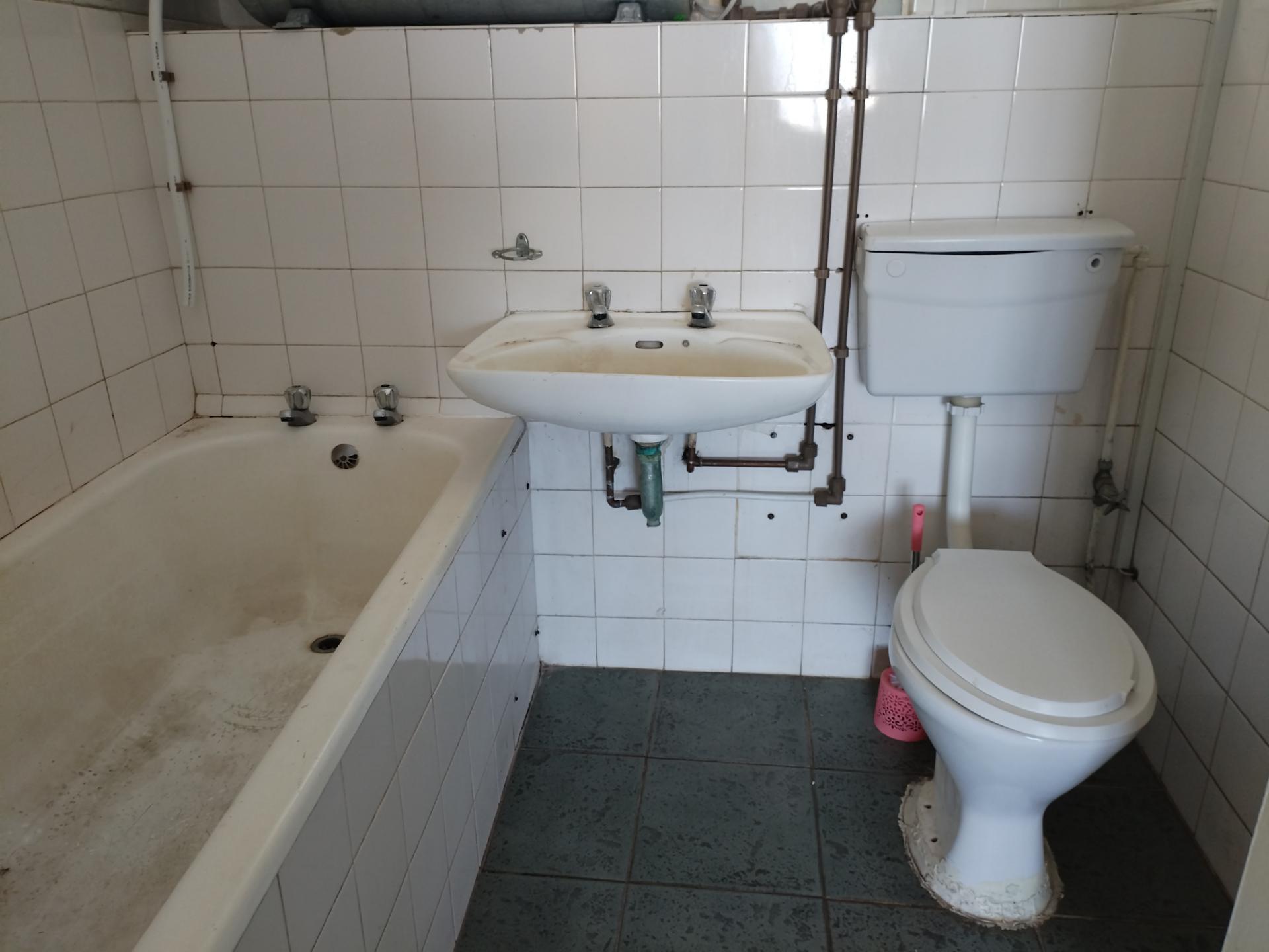 Bathroom 2 of property in Durban Central