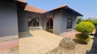 Patio of property in Heatherview