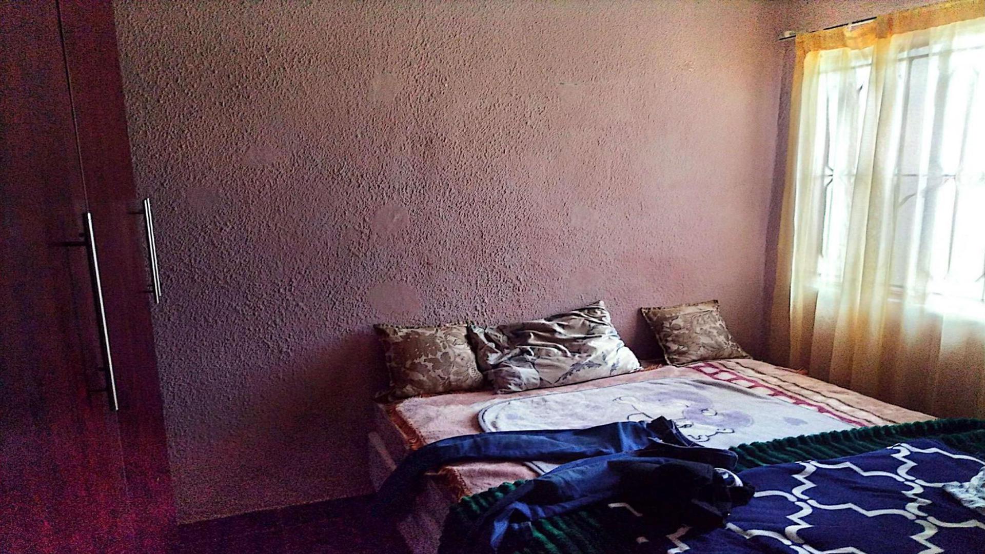 Bed Room 1 of property in Kamagugu