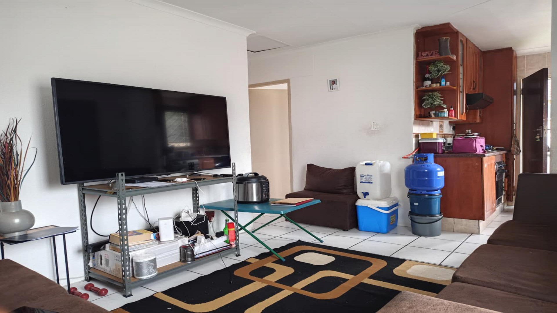 Lounges of property in Corlett Gardens