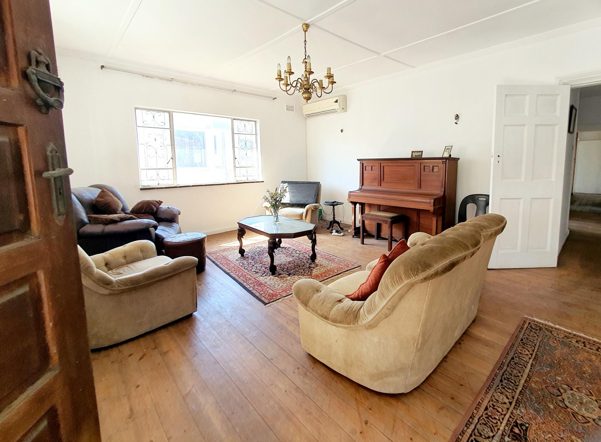  of property in Montclair (Dbn)