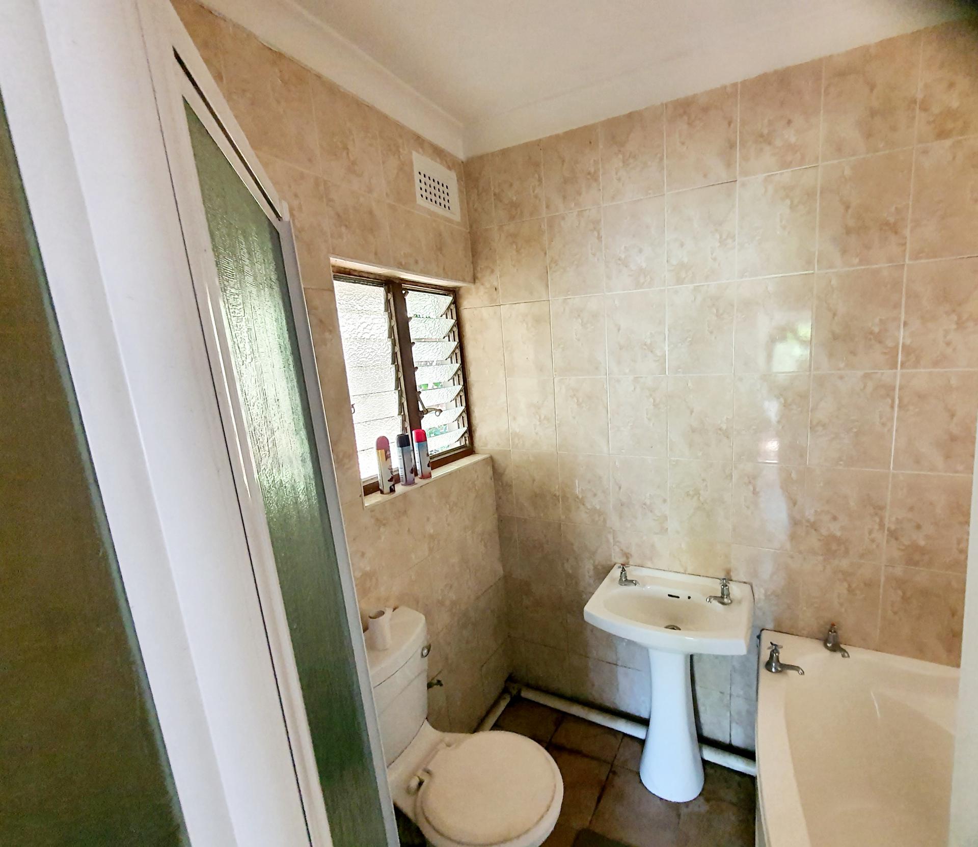  of property in Montclair (Dbn)