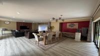 Dining Room of property in Kloof 