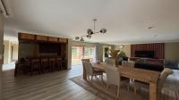 Dining Room of property in Kloof 