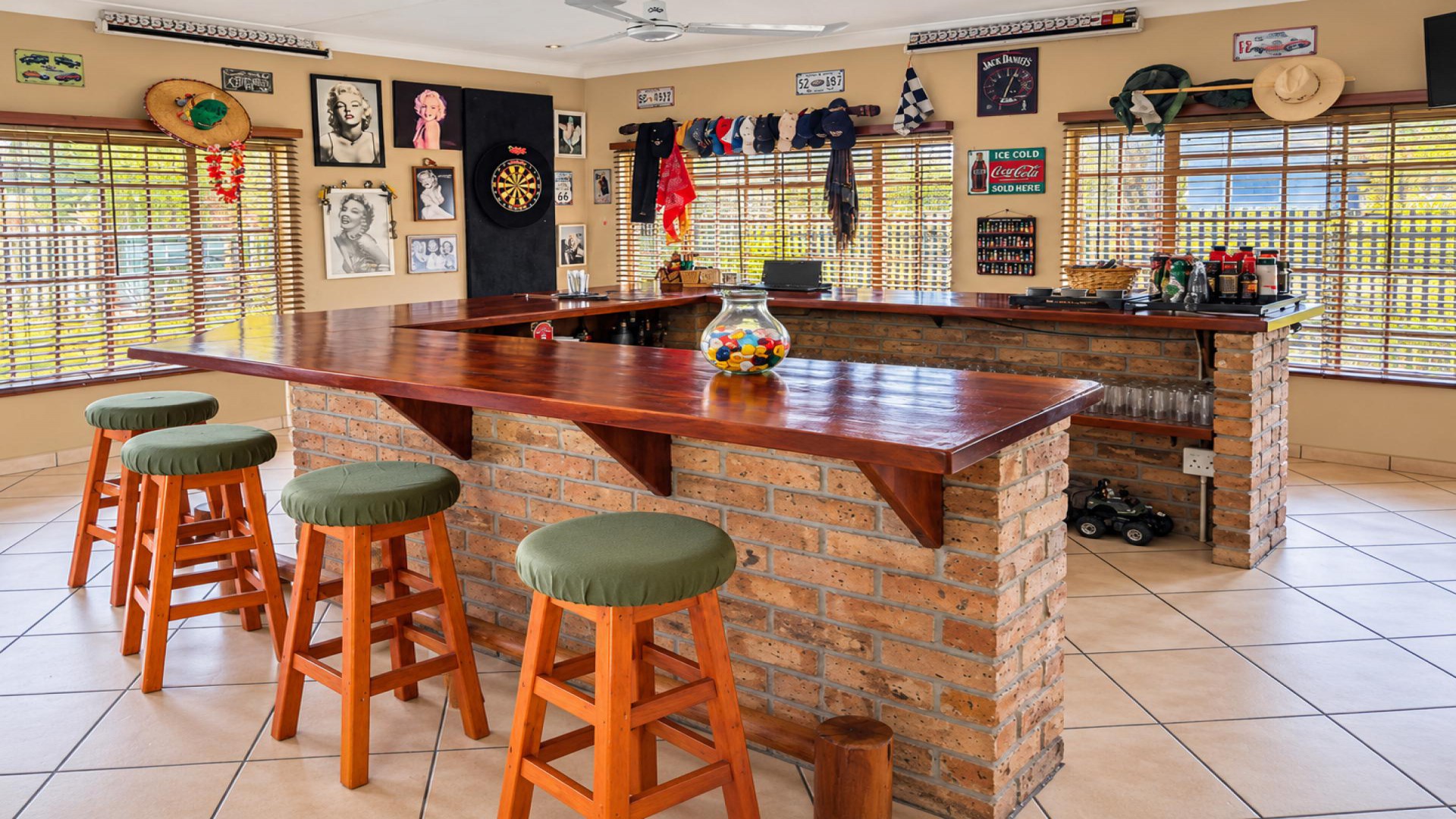 Entertainment of property in Elspark