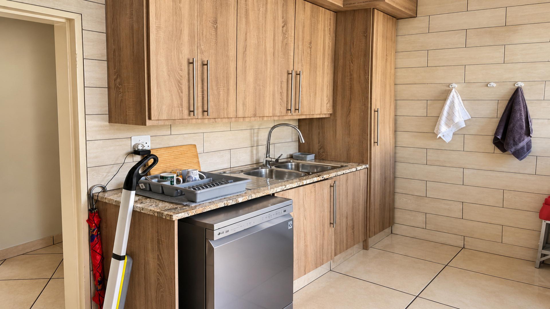 Kitchen of property in Elspark