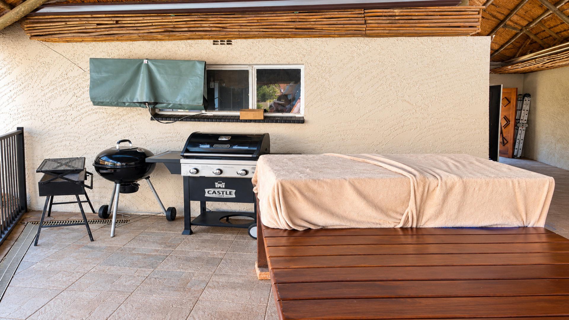 Patio of property in Elspark
