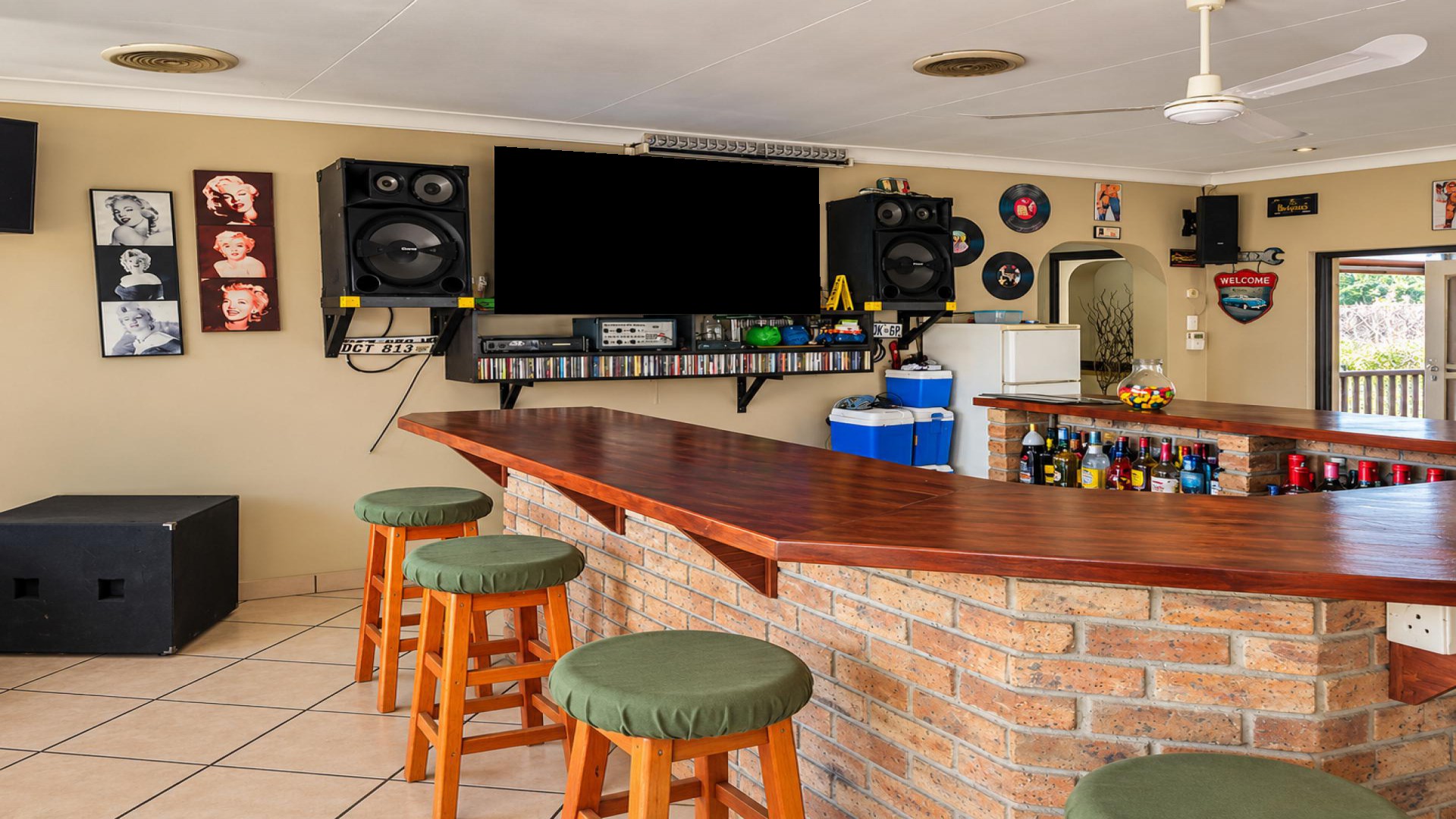 Entertainment of property in Elspark