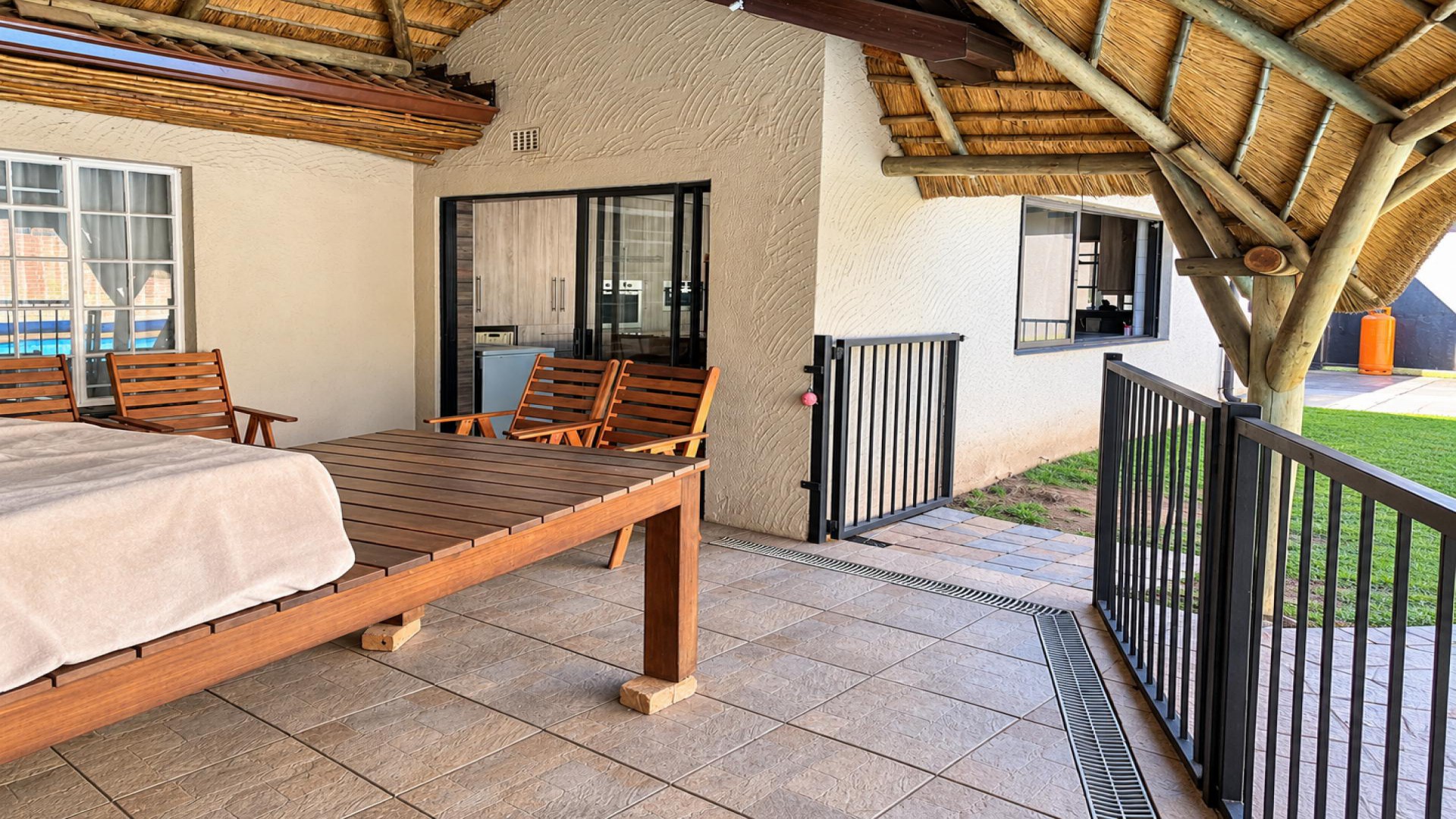 Patio of property in Elspark