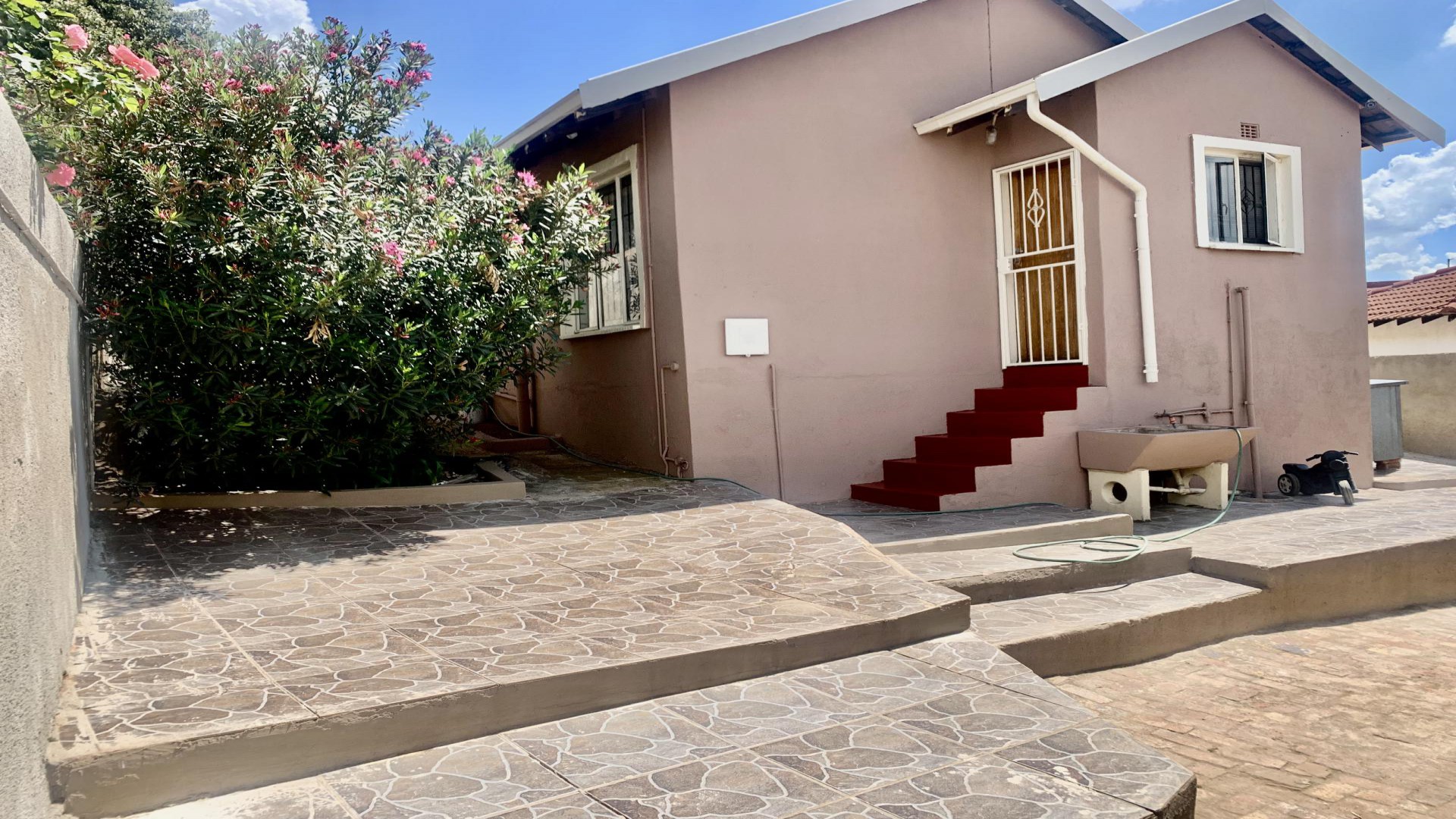 Front View of property in Naturena