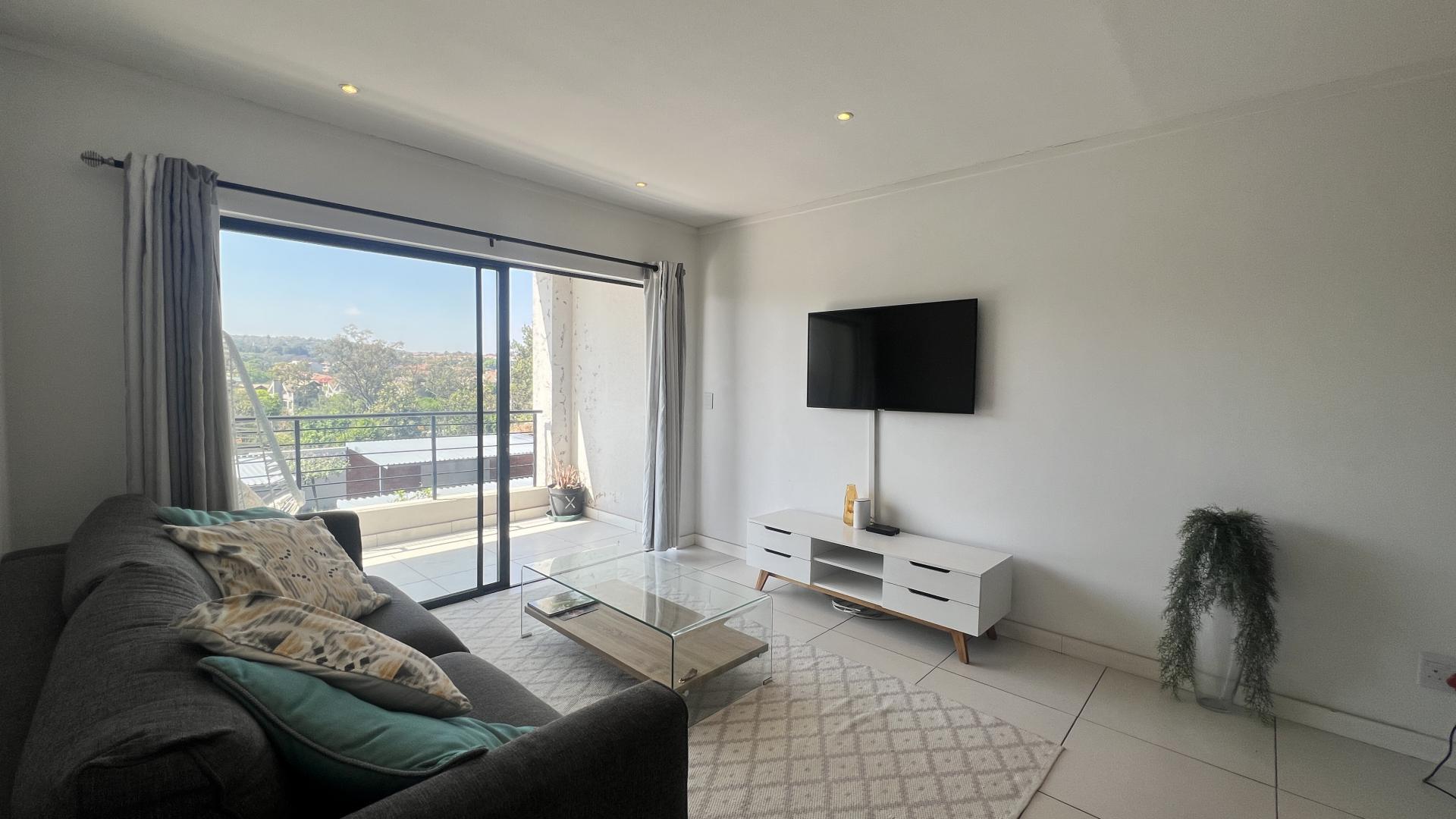 Lounges of property in Lone Hill