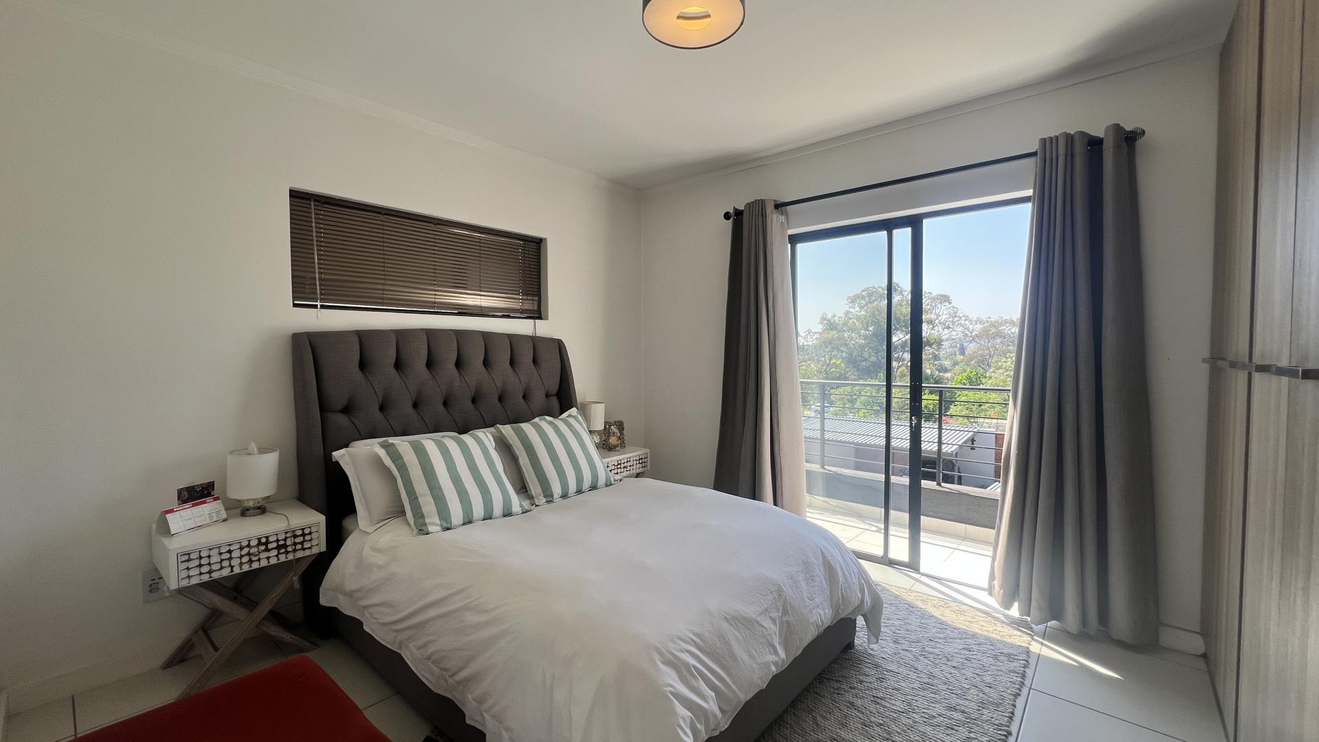 Bed Room 1 of property in Lone Hill