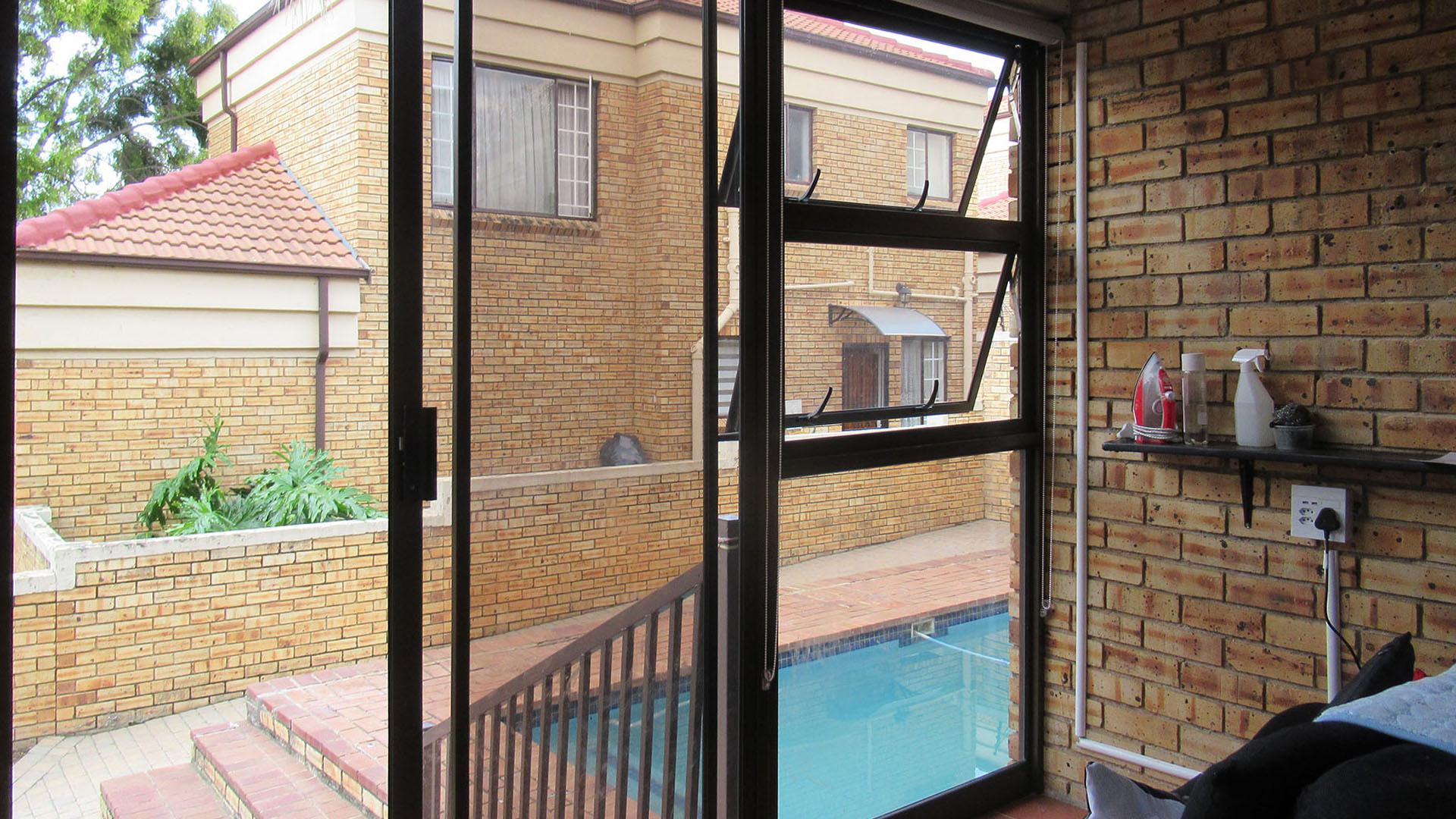 Patio - 13 square meters of property in Radiokop