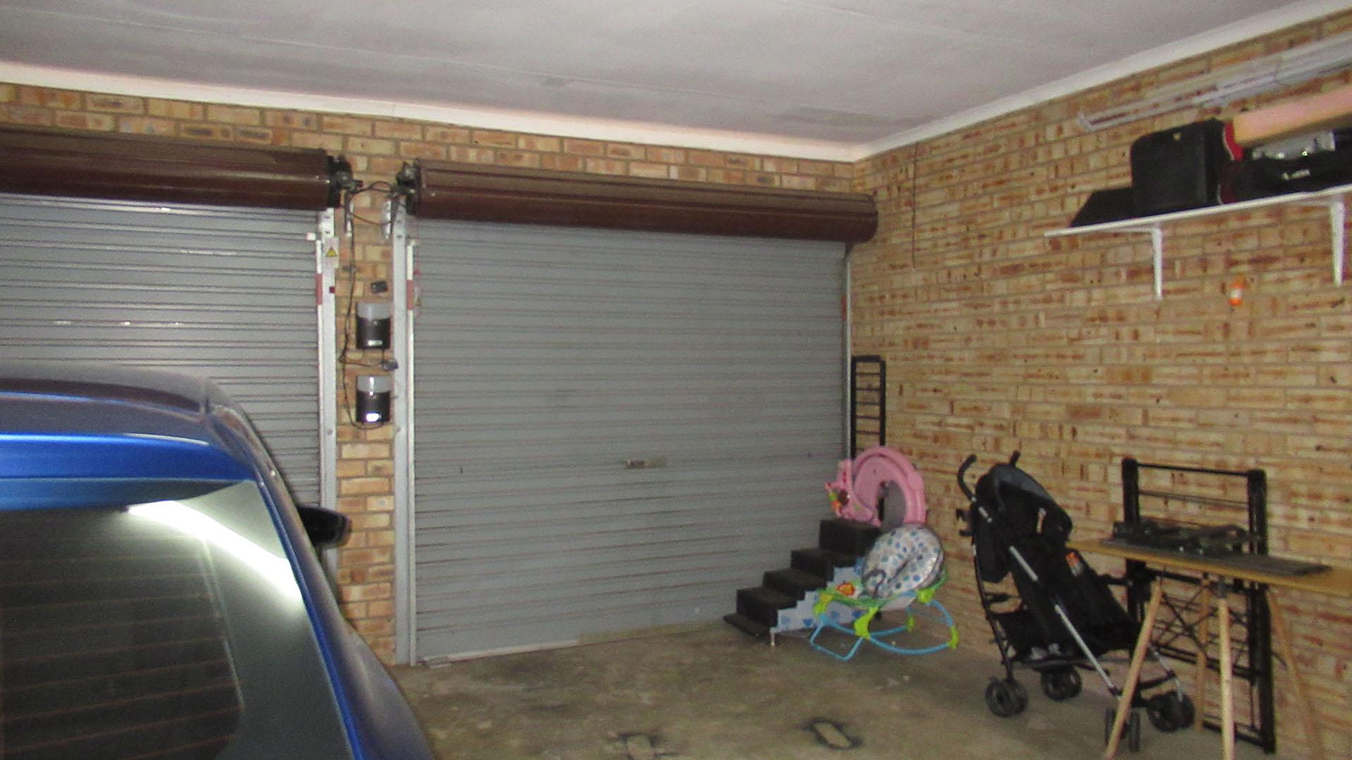 Spaces - 21 square meters of property in Radiokop