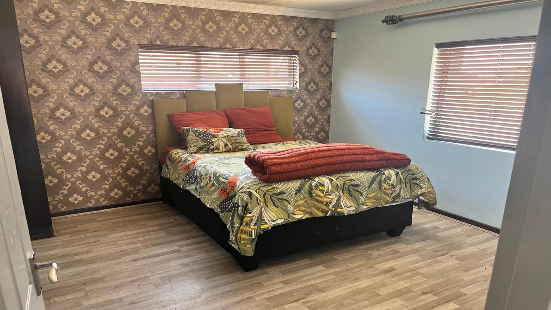 Bed Room 1 of property in Bluewater Bay