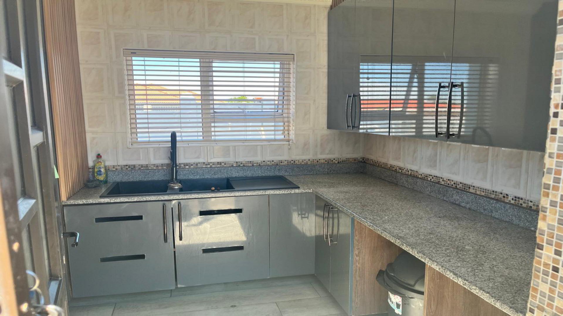 Kitchen of property in Bluewater Bay