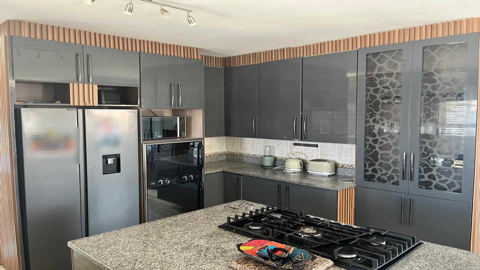 Kitchen of property in Bluewater Bay