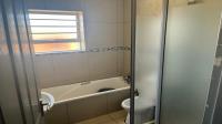 Bathroom 1 of property in Bluewater Bay