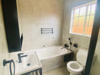  of property in Die Hoewes
