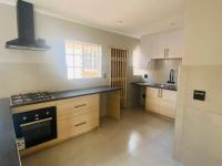  of property in Die Hoewes