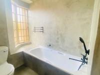  of property in Die Hoewes