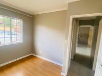  of property in Die Hoewes