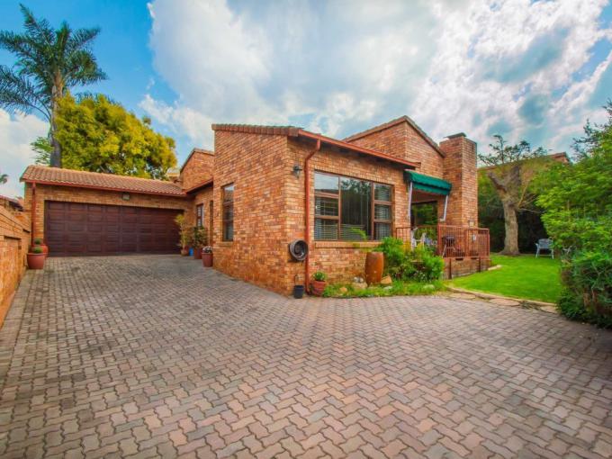 3 Bedroom House for Sale For Sale in Randpark Ridge - MR724624