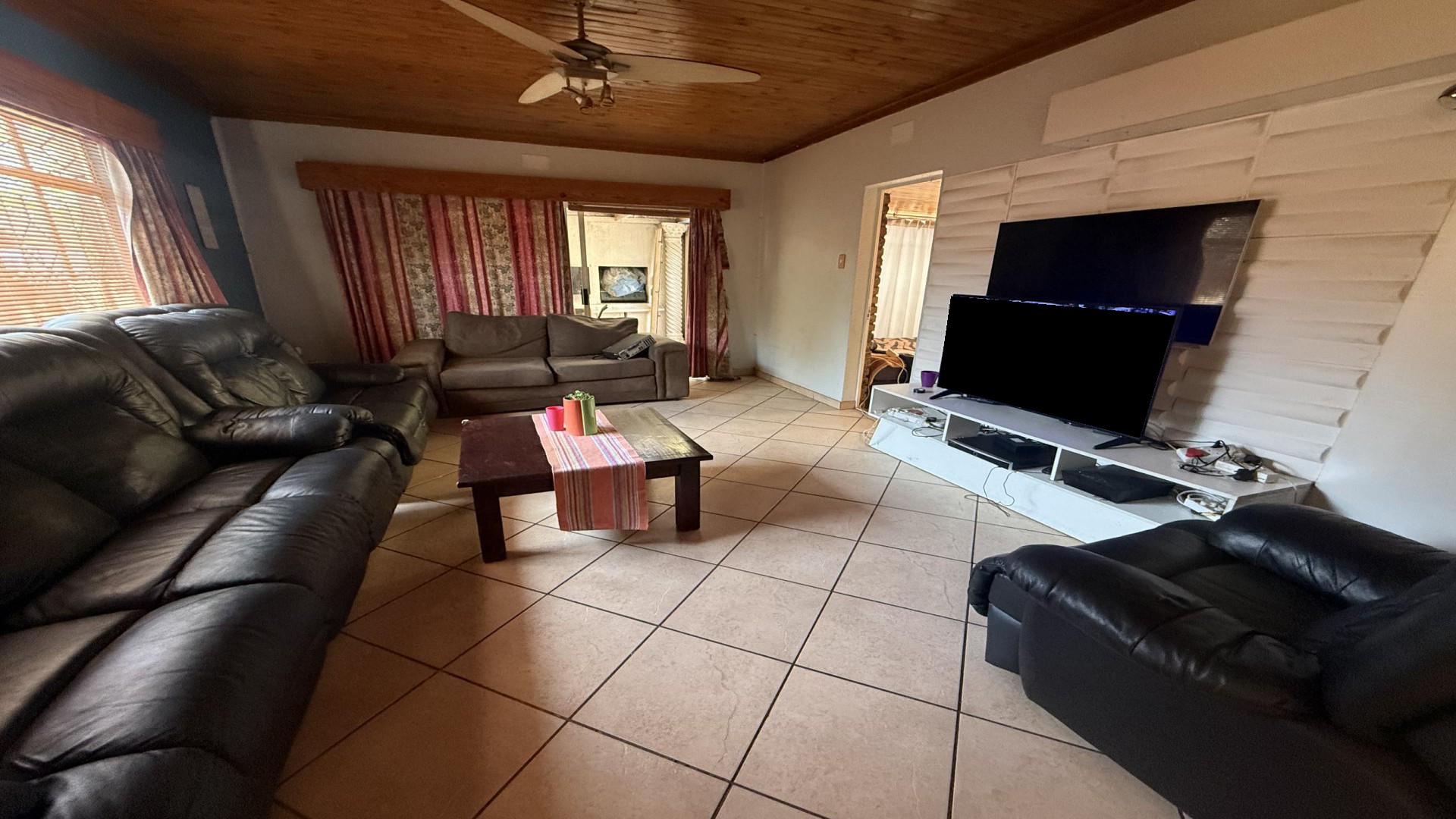 Lounges of property in Middelburg - MP
