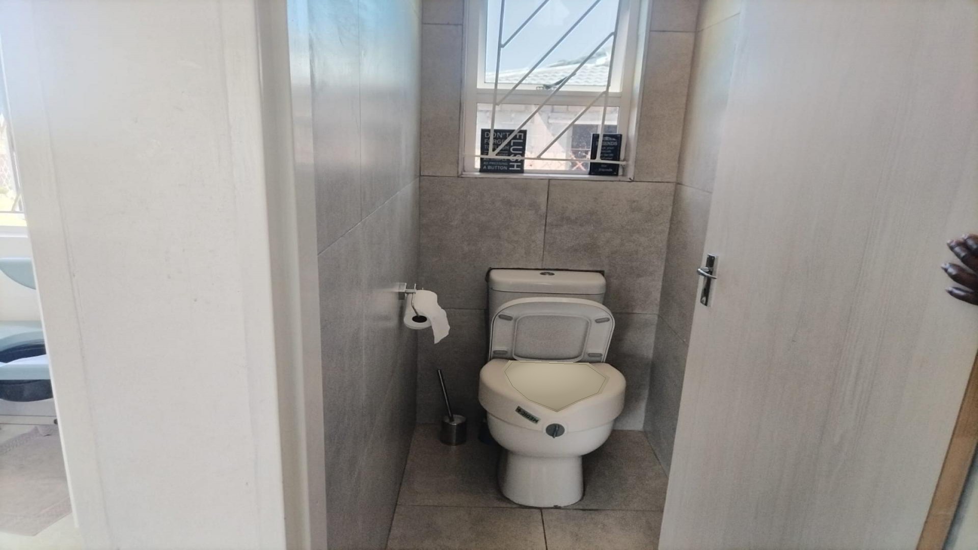 Bathroom 1 of property in Kwandengezi