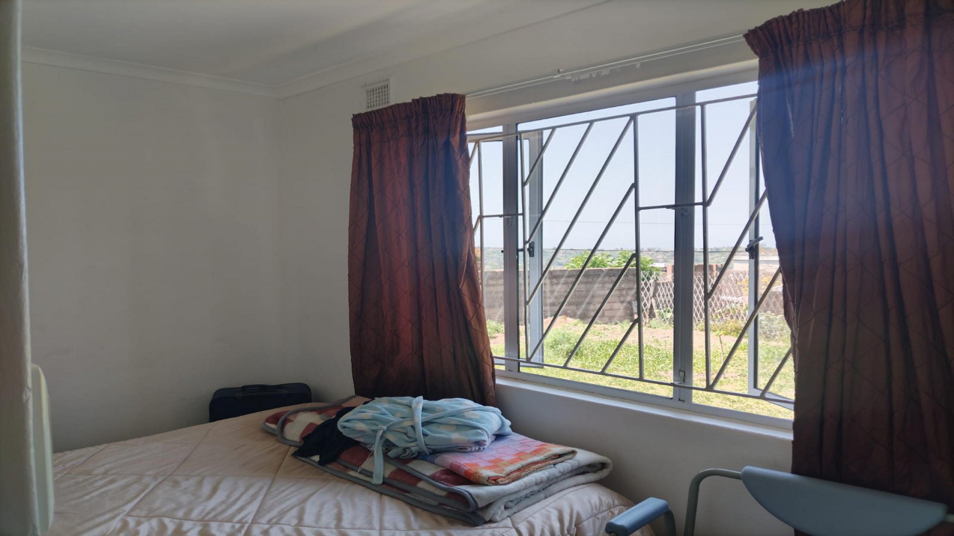 Bed Room 2 of property in Kwandengezi