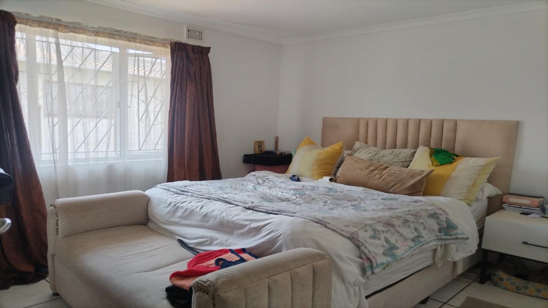 Bed Room 1 of property in Kwandengezi