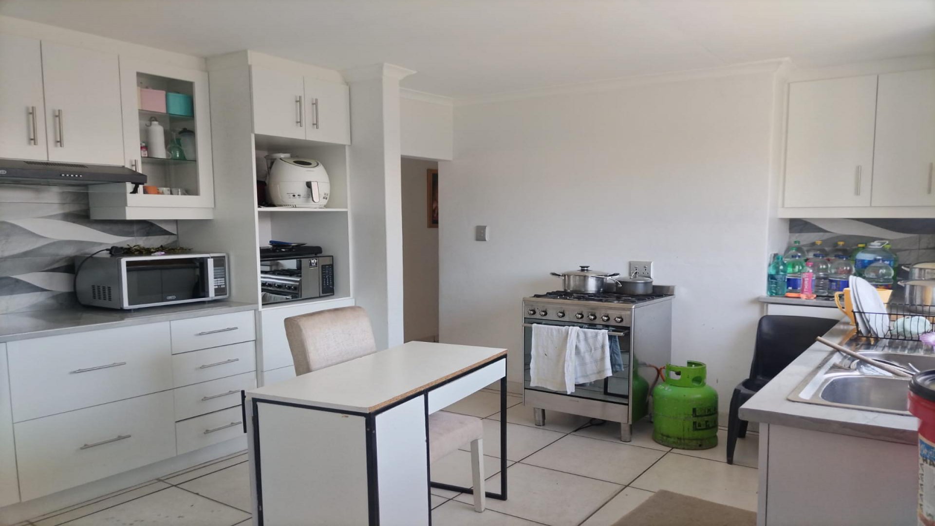 Kitchen of property in Kwandengezi