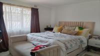 Bed Room 1 of property in Kwandengezi