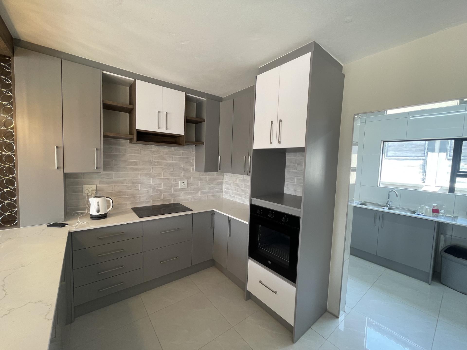  of property in Heatherview