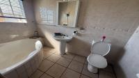 Bathroom 2 of property in Reyno Ridge