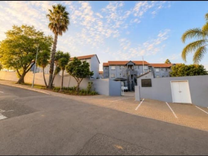 2 Bedroom Simplex for Sale For Sale in Linmeyer - MR724728