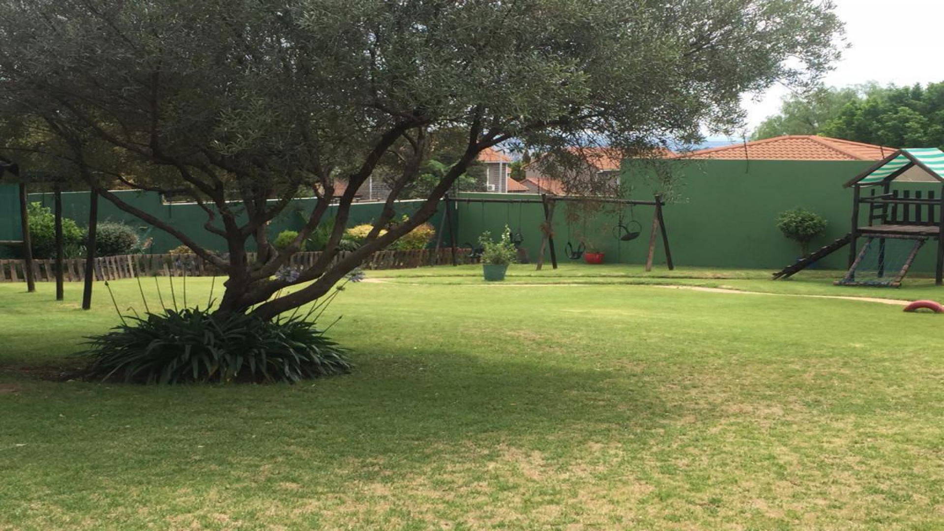 Entertainment of property in Halfway Gardens