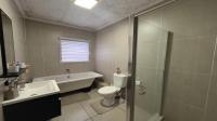 Bathroom 1 of property in Greenstone Hill