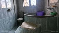 Bathroom 2 of property in Brookdale