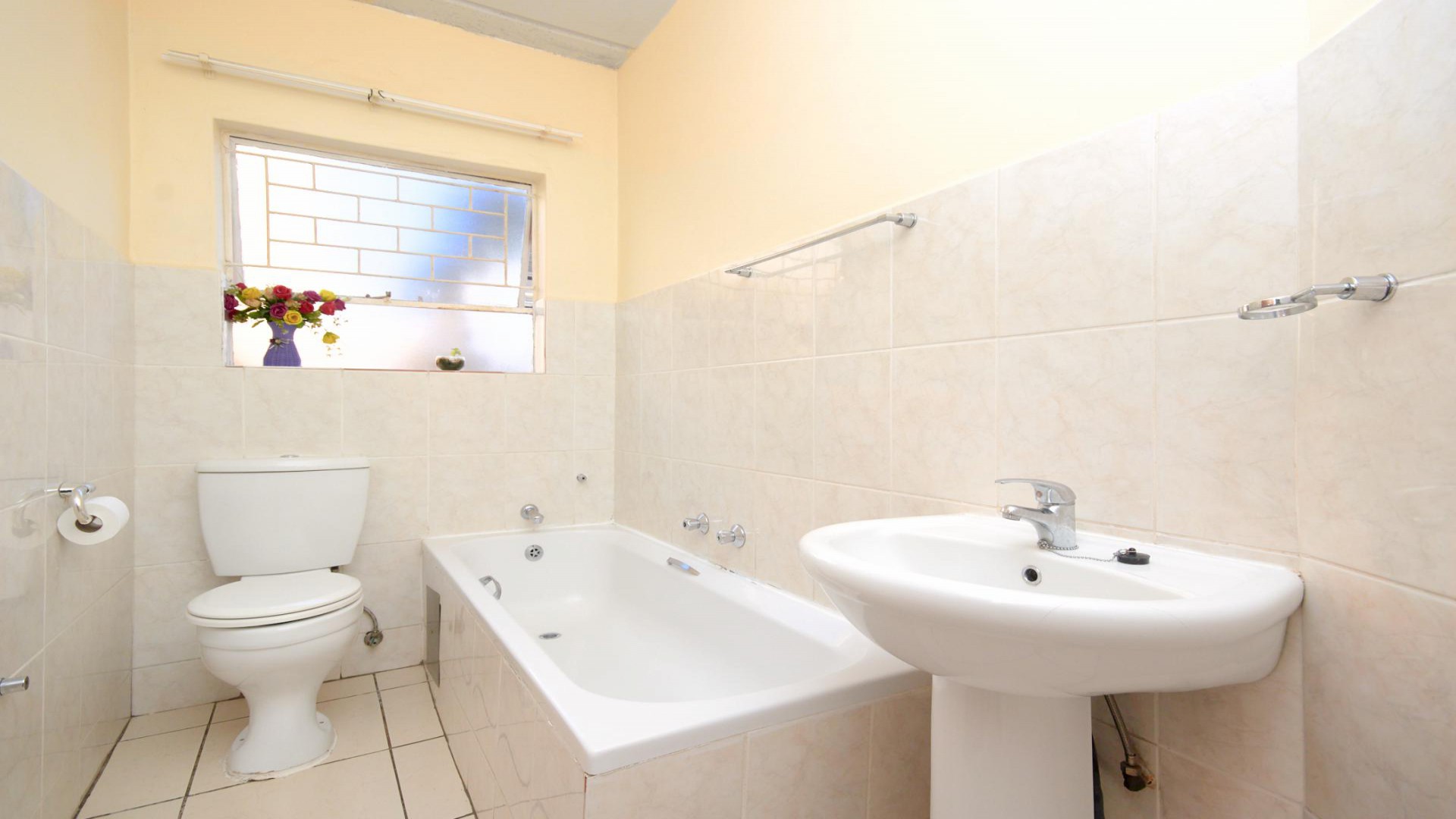 Bathroom 1 of property in Little Falls